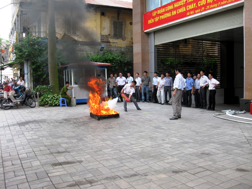 Cơ quan Tập đoàn Vinashin tập huấn PCCC